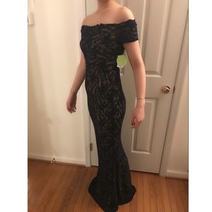 Formal Floor Length Gown/Prom Dress
